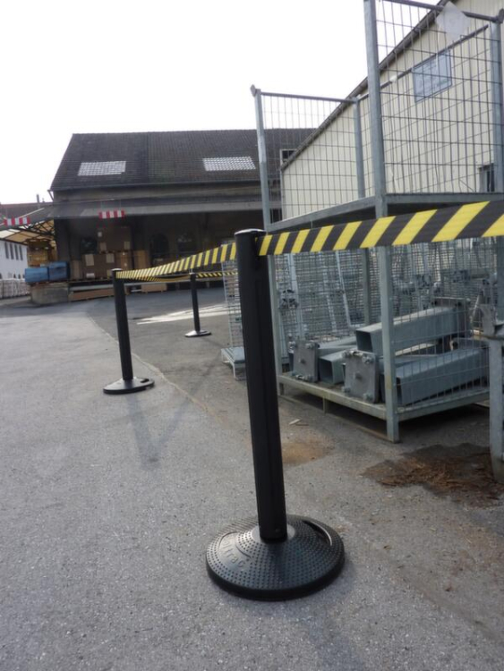 523835 - Gurtwarnständer